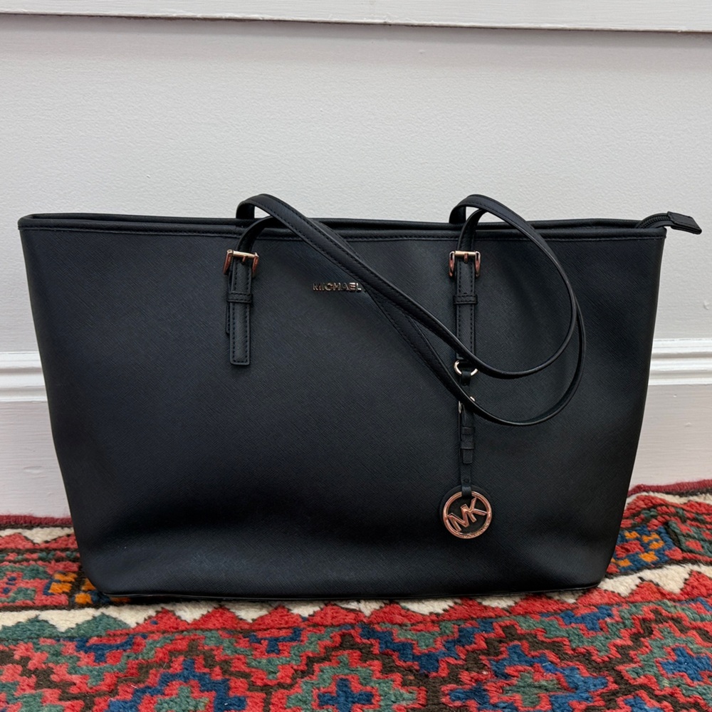 Michael Kors Jet Set Travel Large Tote – Saffiano Leather